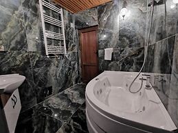 Falcon Cave Suites