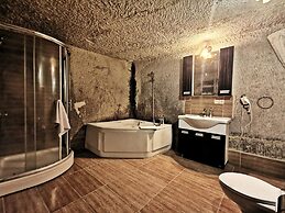 Falcon Cave Suites