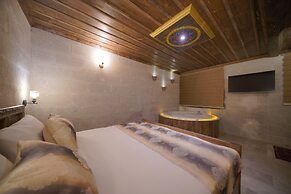 Goreme Valley Cave House