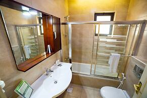 Comfort Hotel Suites