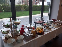 Tomis Garden Aparthotel