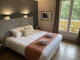 Logis Hôtel La Bastide de Grignan & Restaurant La Chênaie