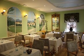 Logis Hôtel La Bastide de Grignan & Restaurant La Chênaie