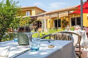 Logis Hôtel La Bastide de Grignan & Restaurant La Chênaie