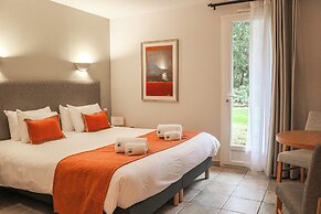 Logis Hôtel La Bastide de Grignan & Restaurant La Chênaie