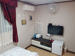 A Ji Hostel