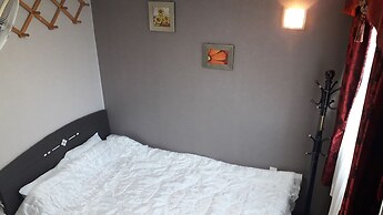 A Ji Hostel