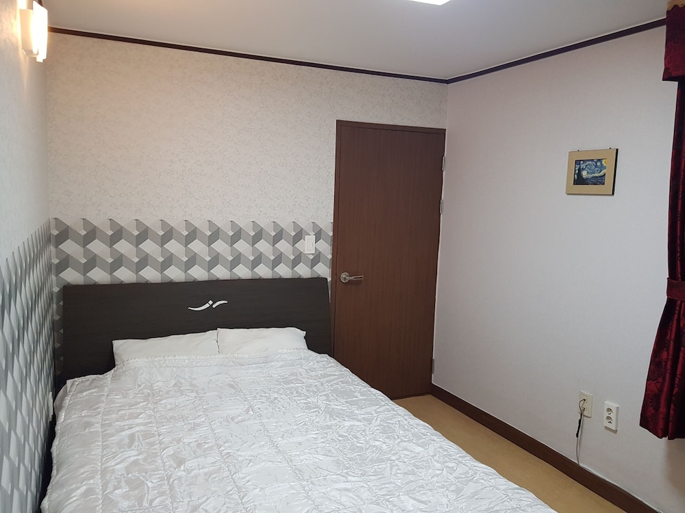 A Ji Hostel
