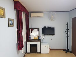 A Ji Hostel