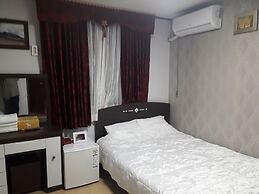 A Ji Hostel