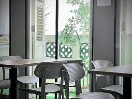 Rest Chinatown Hotel