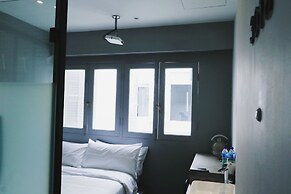 Rest Chinatown Hotel
