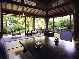 Motoyu Ishiya