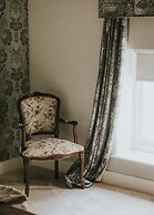 Healing Manor Hotel