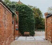Healing Manor Hotel