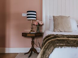 Healing Manor Hotel