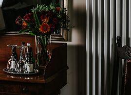 Healing Manor Hotel