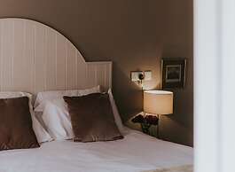 Healing Manor Hotel