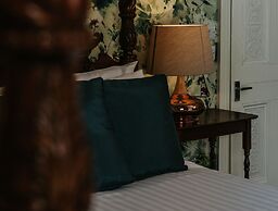 Healing Manor Hotel