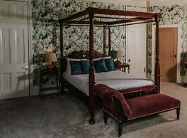 Healing Manor Hotel