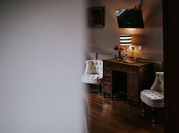Healing Manor Hotel