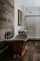 Healing Manor Hotel