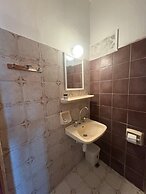 Nikos BnB