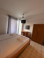 Nikos BnB