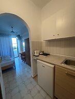 Nikos BnB