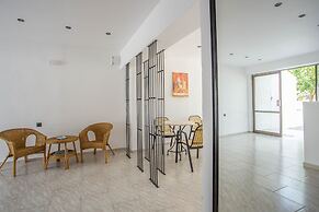 Nikos BnB