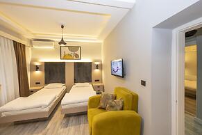 Cirrus Suites