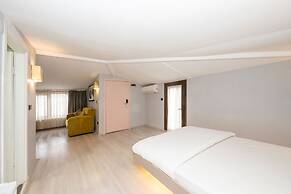 Cirrus Suites