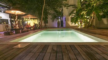 Che Tulum Hostel & Bar