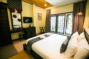 Seasons Riverside Hotel