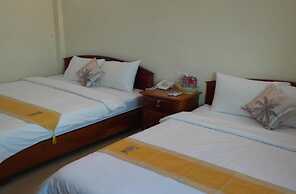 Lux Star Town Hotel