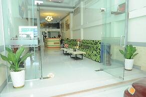 Lux Star Town Hotel