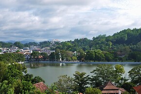 Heaven Seven Kandy