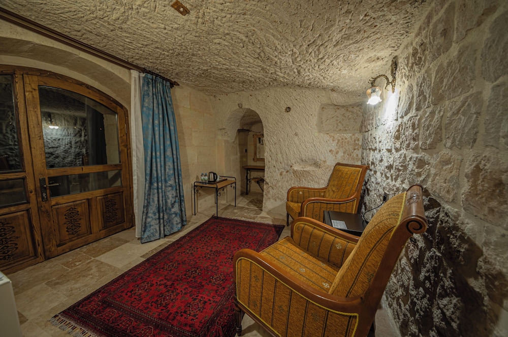 Chelebi Cave House
