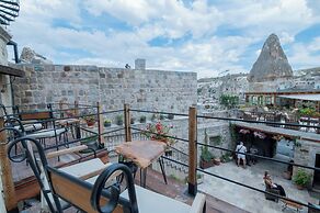 Chelebi Cave House