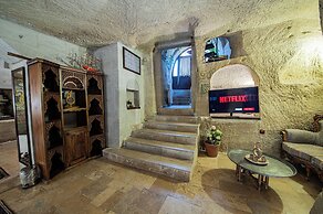 Chelebi Cave House