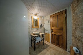 Chelebi Cave House