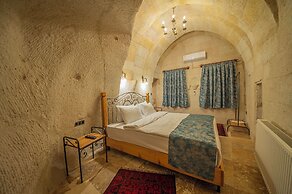 Chelebi Cave House