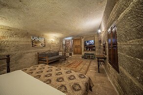 Chelebi Cave House