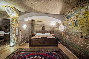 Chelebi Cave House
