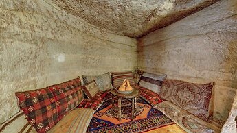 Chelebi Cave House