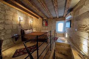 Chelebi Cave House