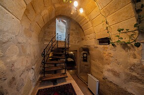 Chelebi Cave House