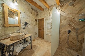 Chelebi Cave House