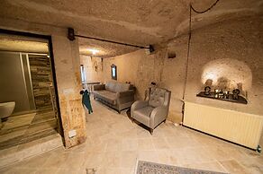 Chelebi Cave House