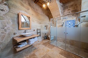 Chelebi Cave House